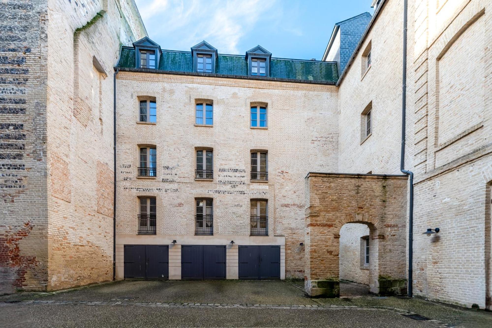 "Hinkley" Centre Ville Place De Parking Prive 디에프 외부 사진